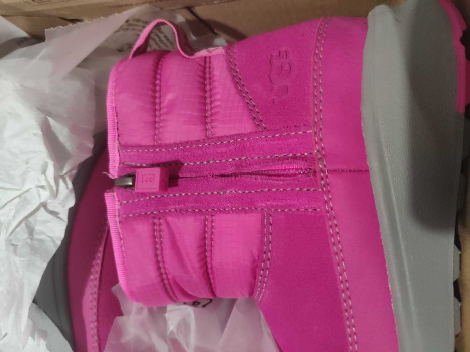 Водоустойчиви детски ботушки/боти марка UGG номер 32