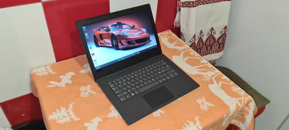LENOVO i5 a-7-a cu 8 gb ram = 480 lei