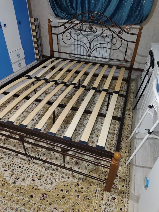 Кровать двуспальная .200х160.200х120..200х180