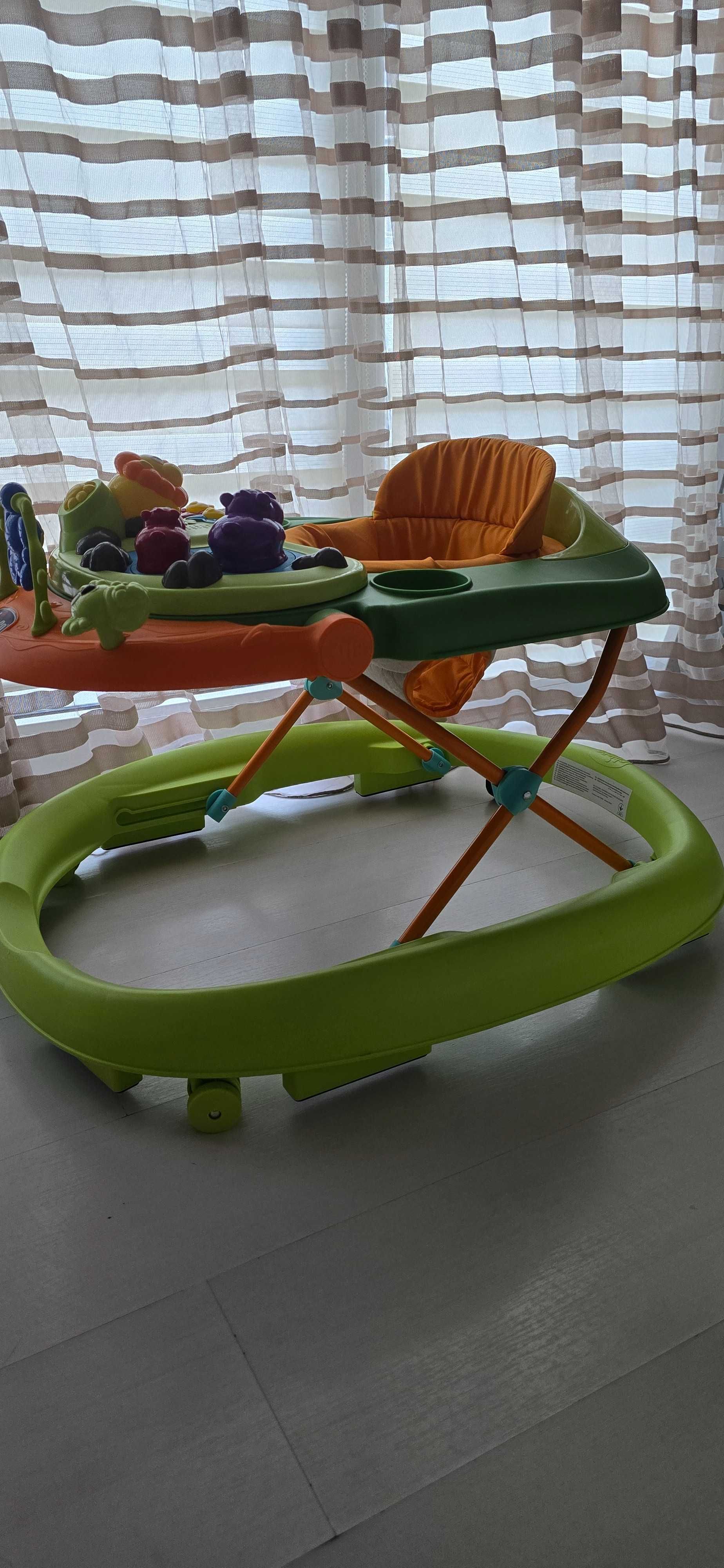 Продавам проходилка Chicco Walky Talky Green Wave