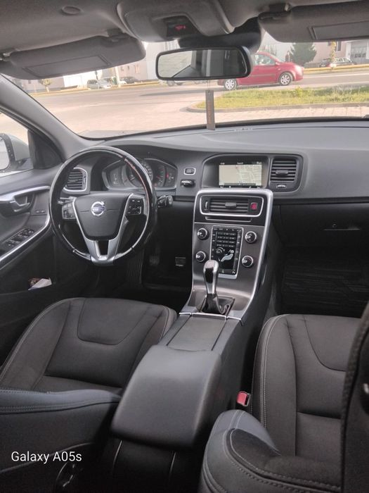 Vând Volvo V60 an2015 motor 2,0