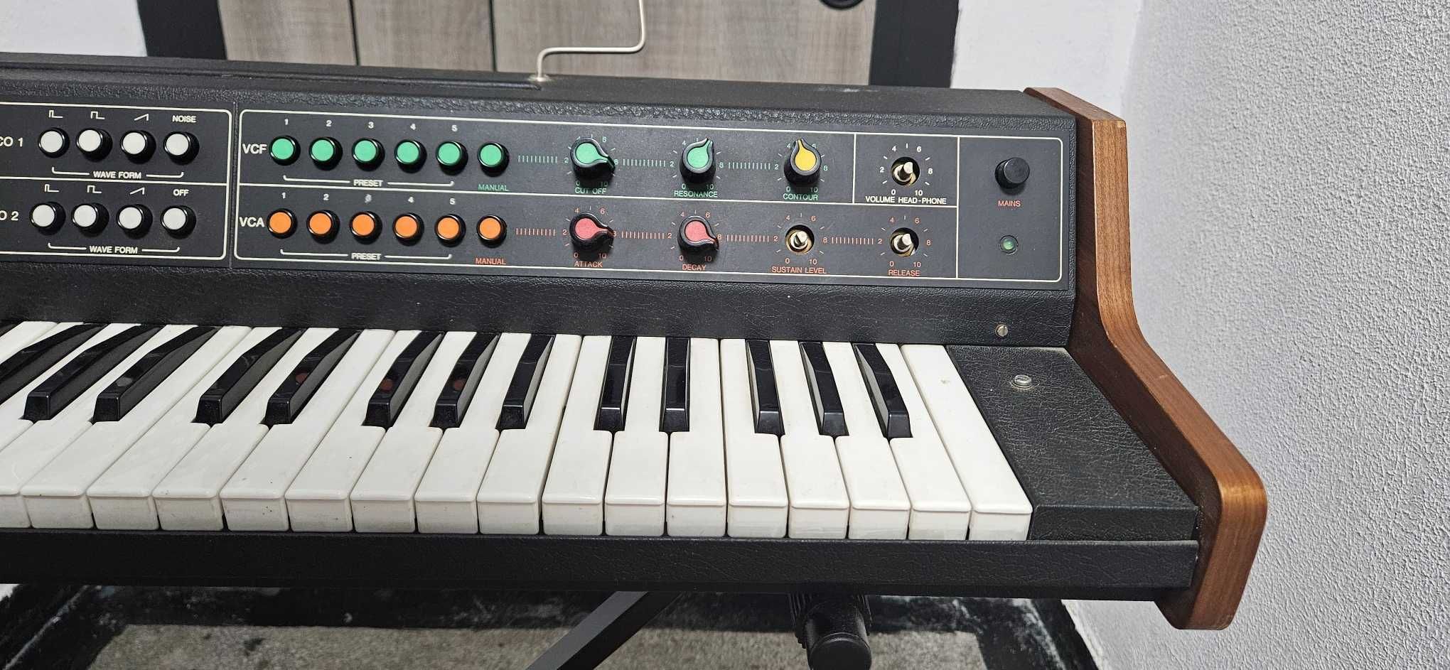 Vermona synthesizer 1982 с кутия