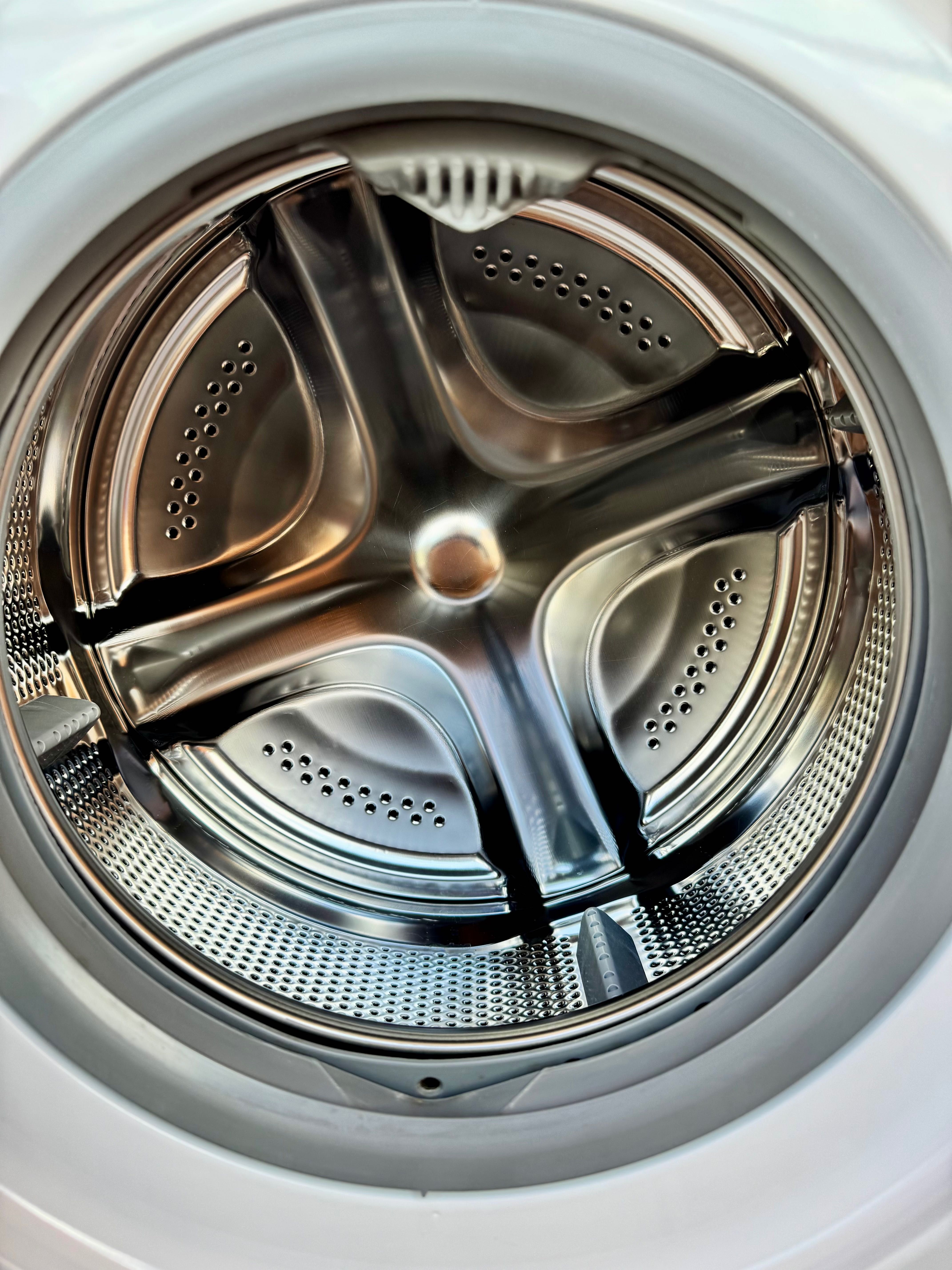 Пералня Zanussi Lindo 300 – 6 кг, работи отлично