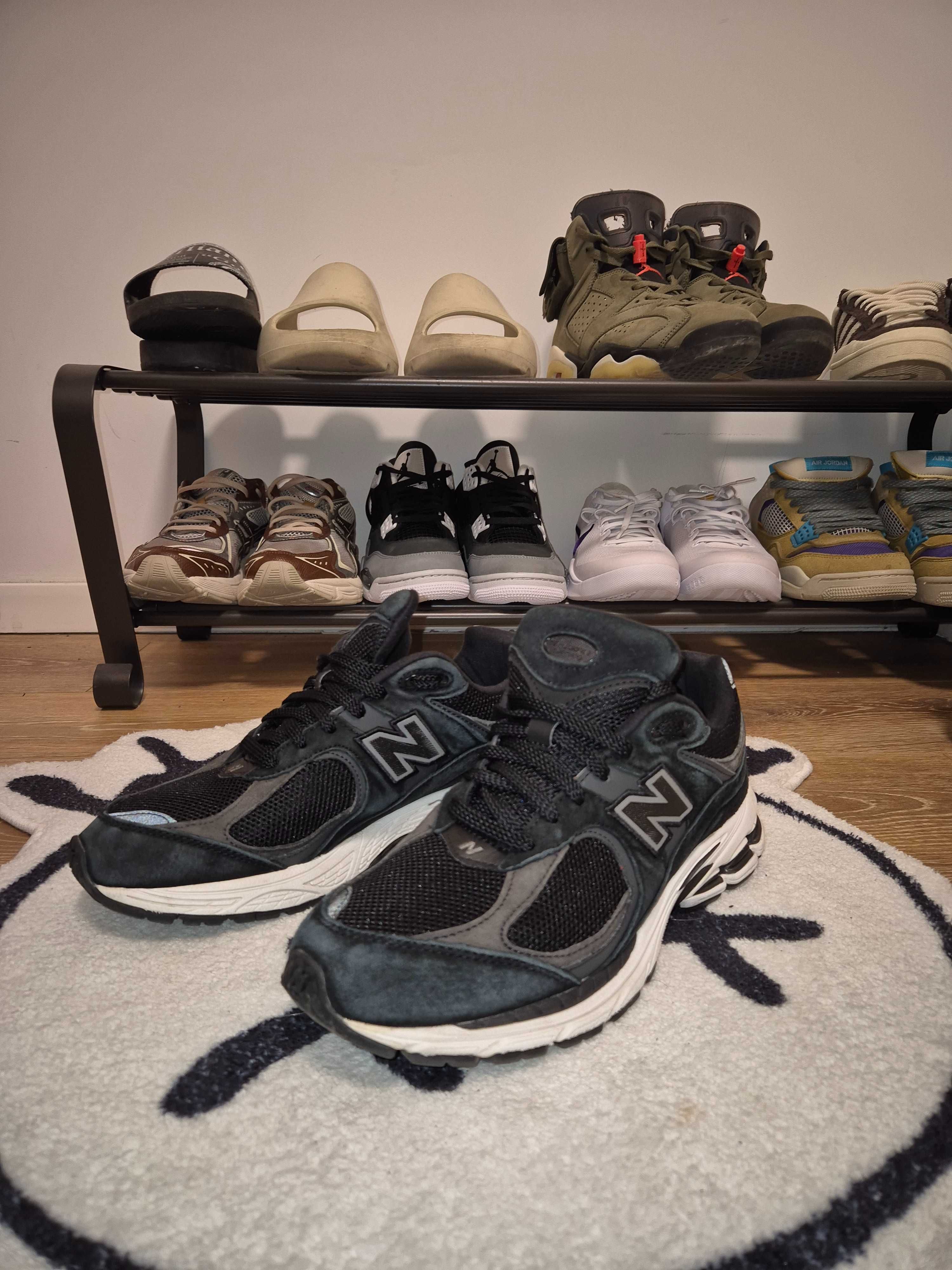 New balance 2002r