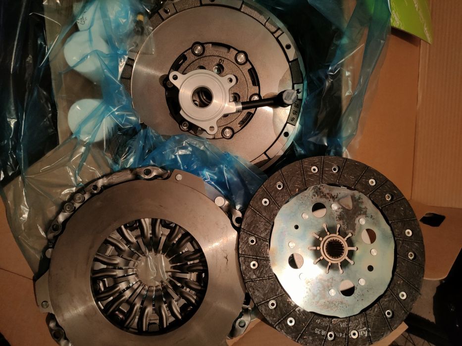 Vând ambreiaj cu volanta masa dubla Peugeot Citroen motor 2.0 837431