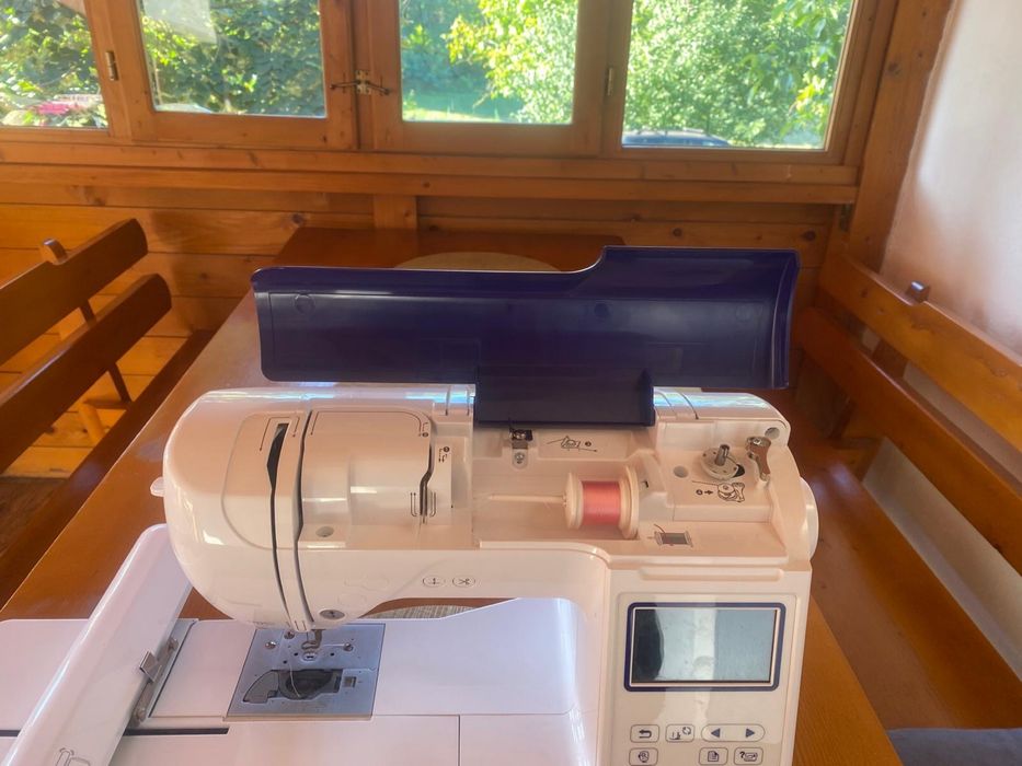 Masina de brodat Broader Inovis F440 E