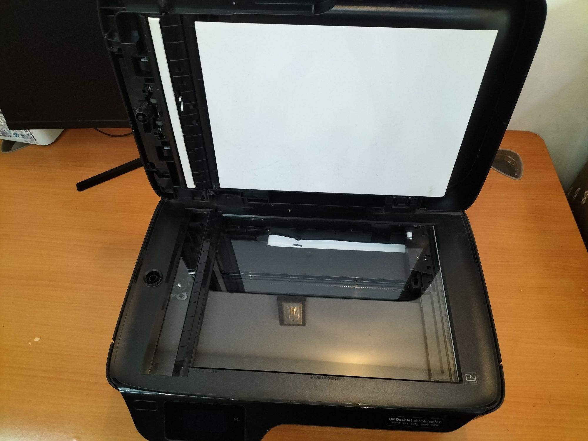 Imprimanta HP DeskJet 3835