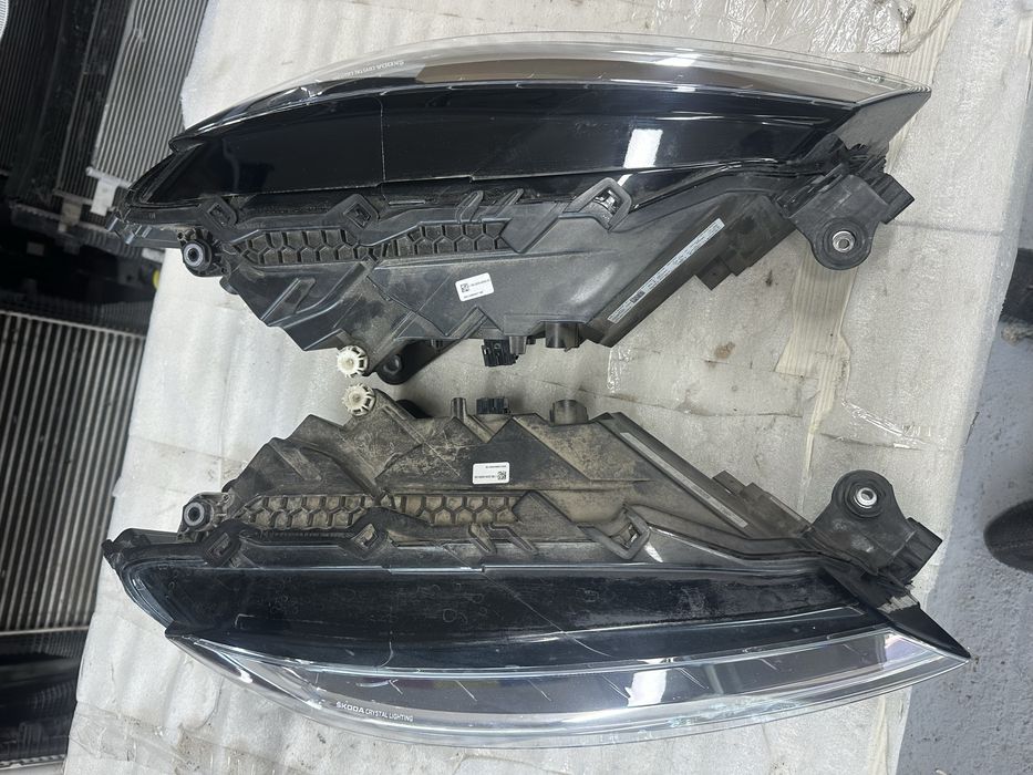 Faruri stanga dreapta full led skoda superb 3v facelift.