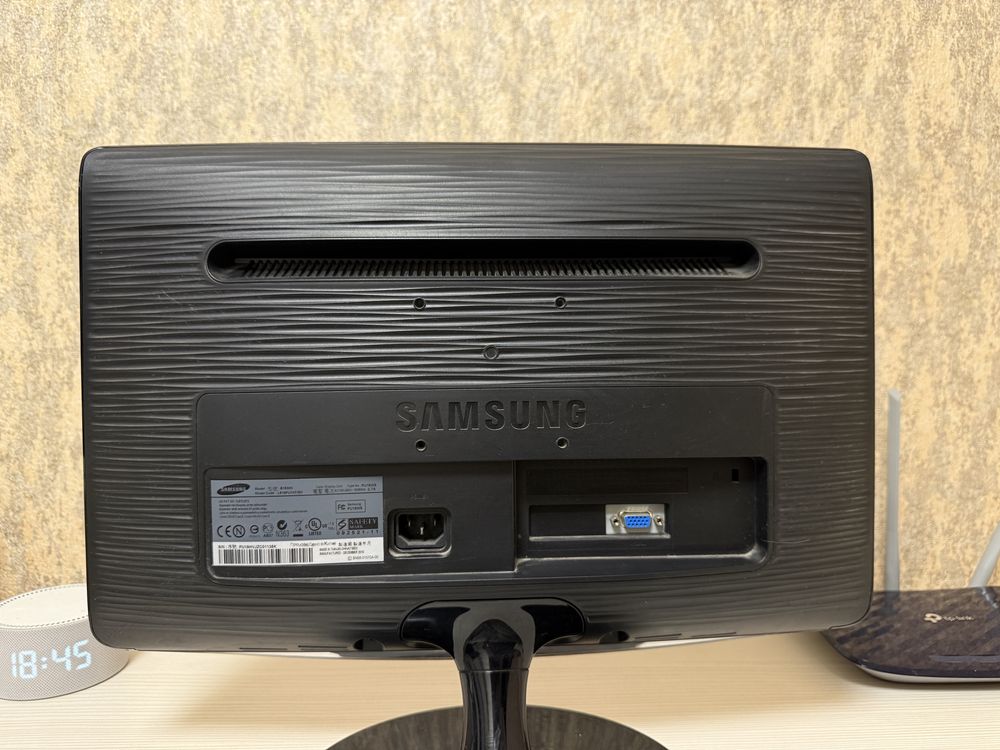 Монитор Samsung B1930 19 диагональ