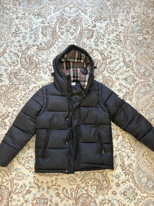 Новая зимняя куртка BURBERRY,снимаются рукава размер “L”выдерживает-30