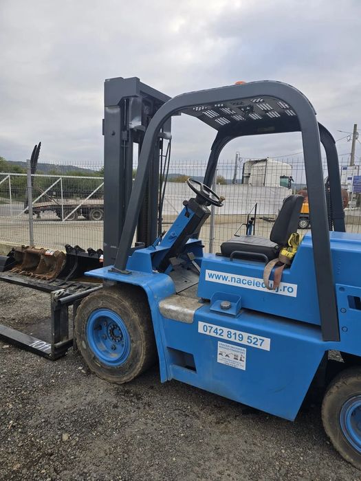 Caterpillar v80E se vinde stivuitor 4 tone, in stare foarte buna de functionare