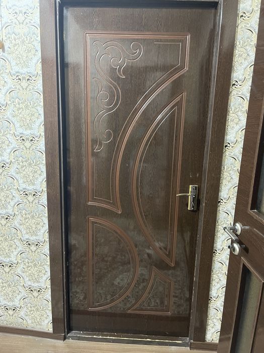 Eshiklar sotiladi 3 dona oladigan odam bolsa kelishtrib beraman