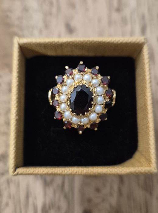 Inel antic aur + granate +perle