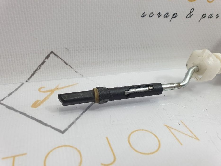 Actuator deschidere usita rezervor VOLKSWAGEN GOLF IV Variant 1J5 1999 - 2006 1.9 TDI ATD, AXR 1J0810773A