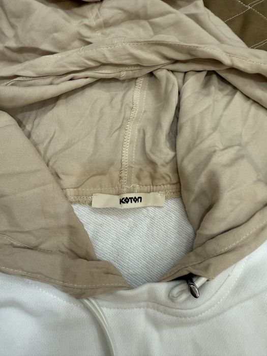 Свитшот с капюшоном из фирмы Koton