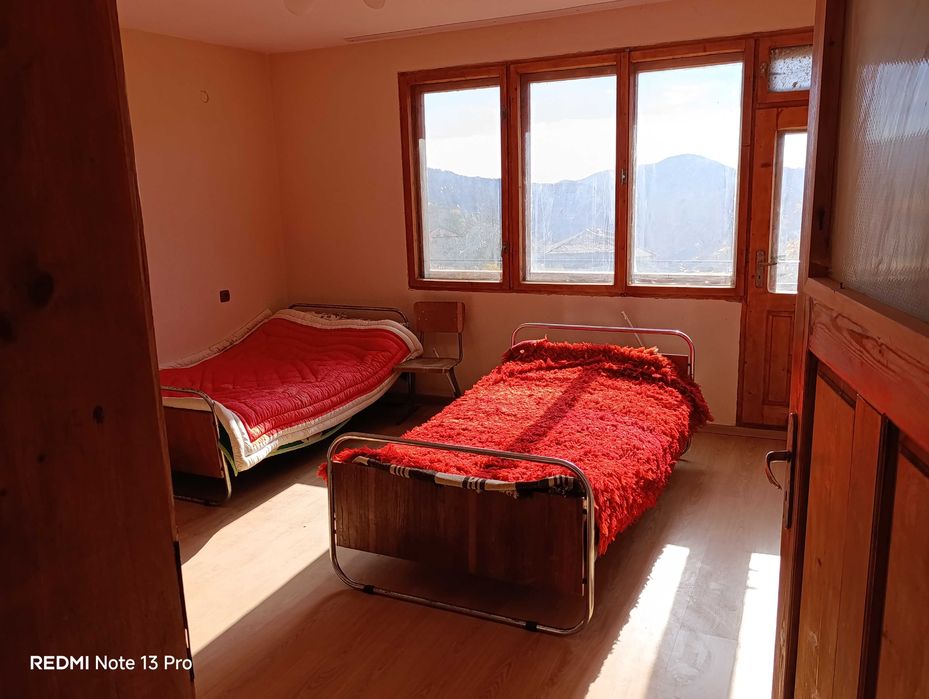 Продавам 5-етажна къща в село Кутела, обл. Смолян