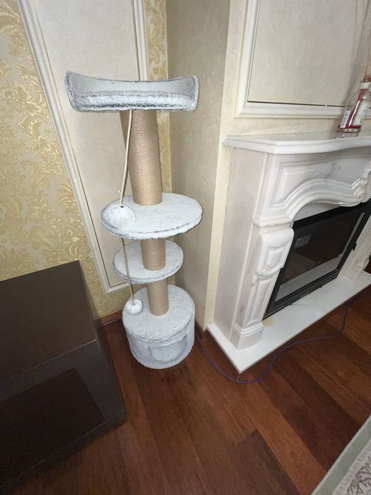 Продаю удобный домик для кошки или кота