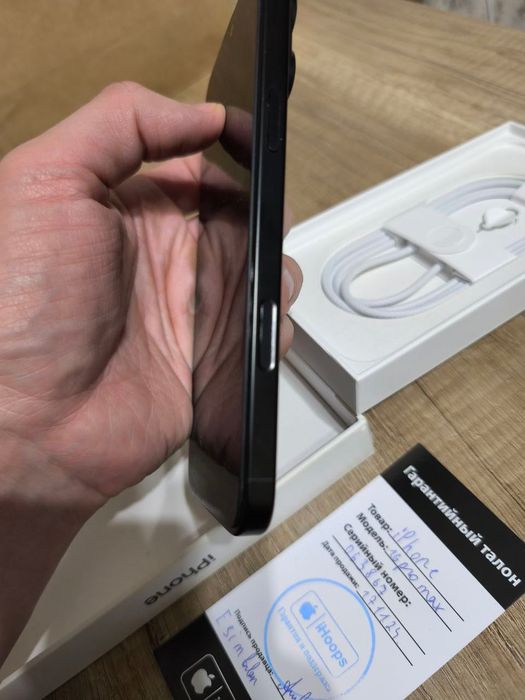 iPhone 16 Pro Max 256 ГБ Black Titanium — отличное состояние