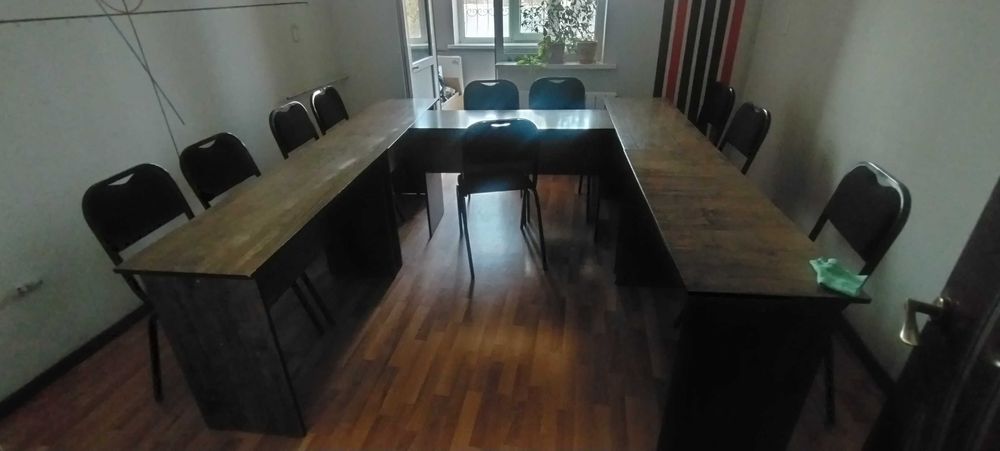 Парты со стульями