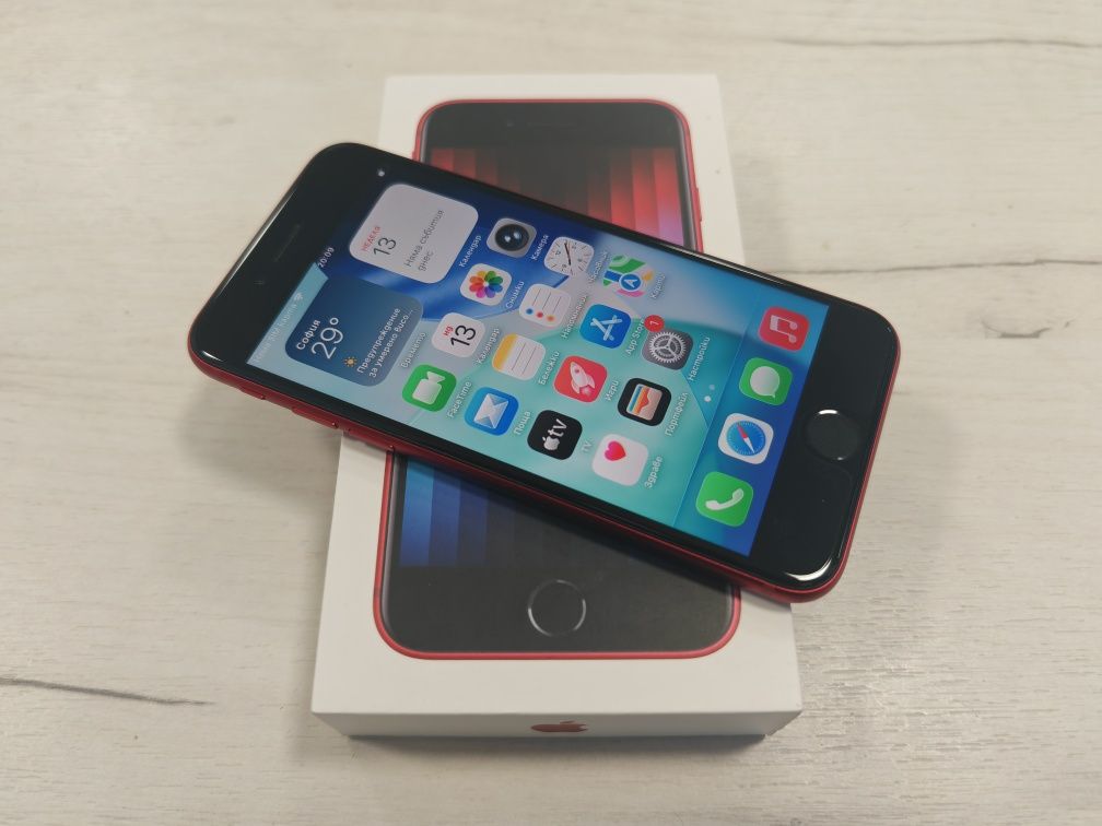 Като нов iPhone SE 2022 64 GB Red Product