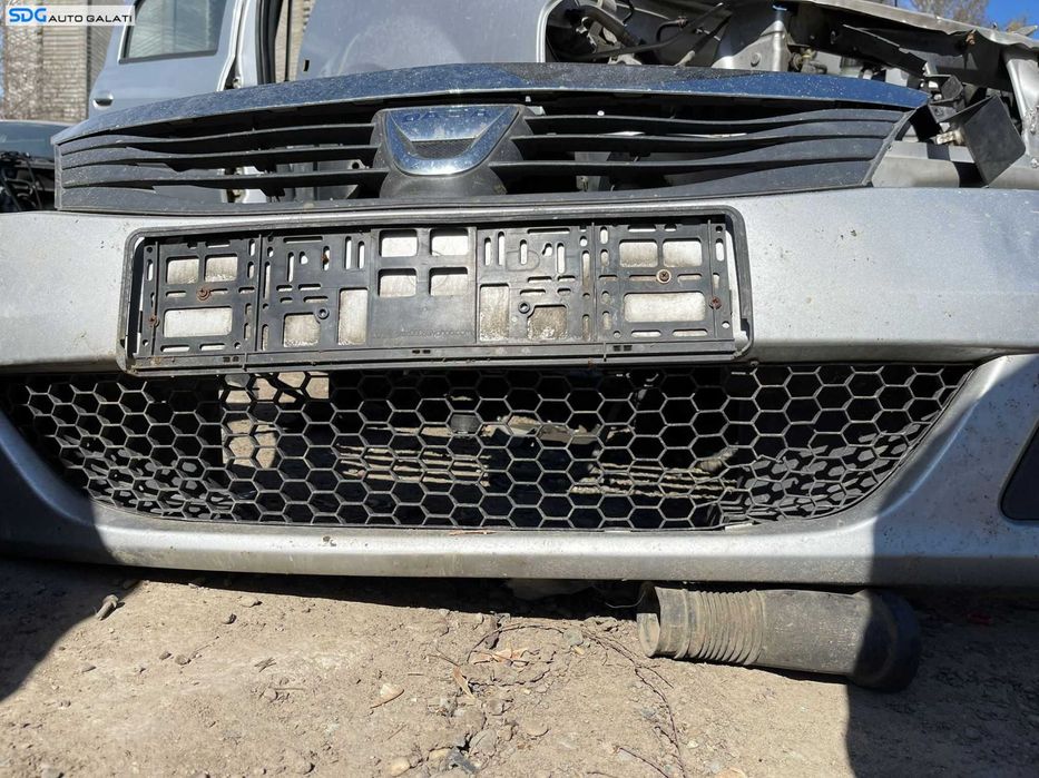 Grila Ornament Plastic Inferior Central de pe Bara Spoiler Fata Dacia Logan 2008 - 2012