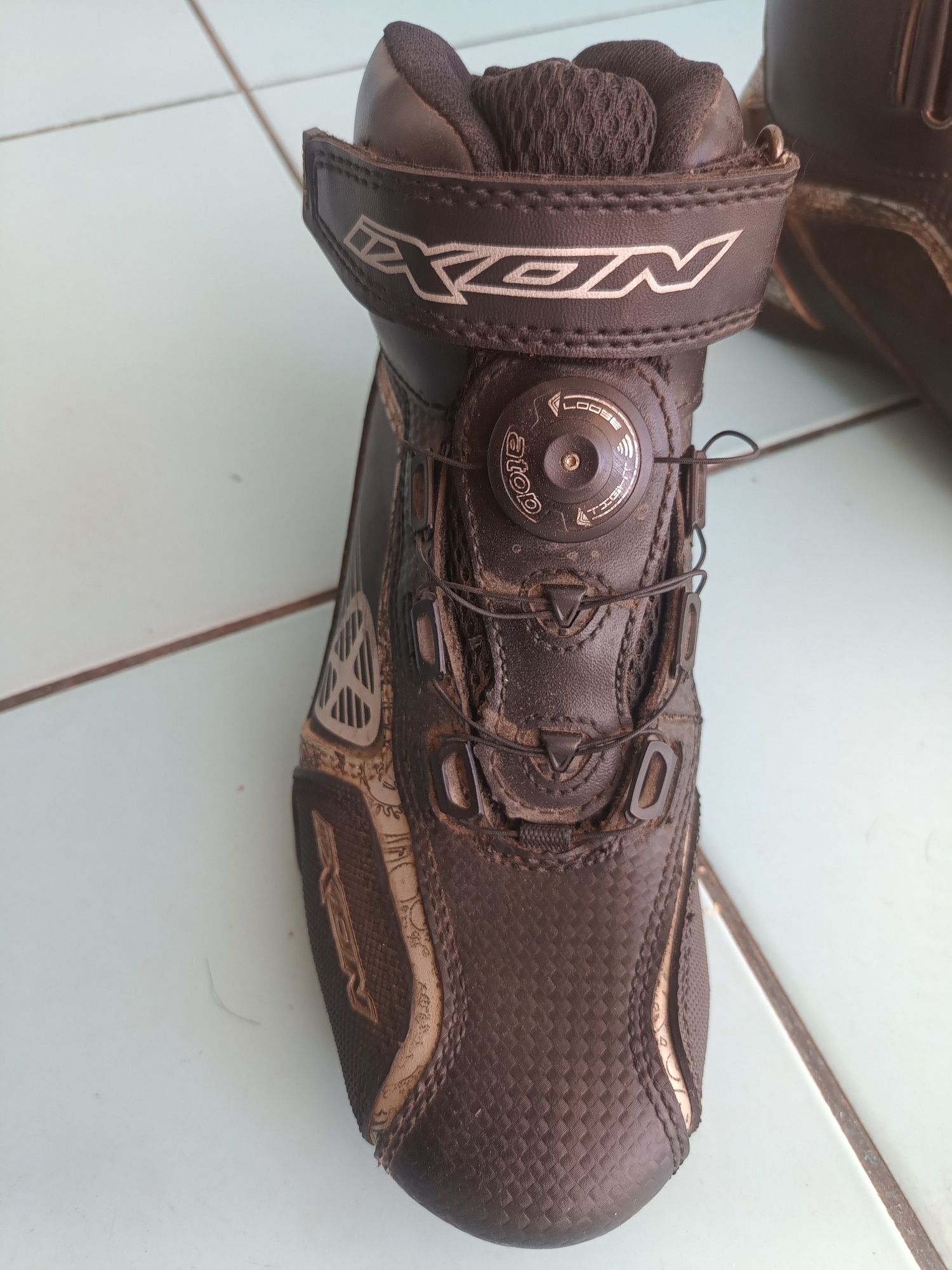 Ghete moto noi ixon