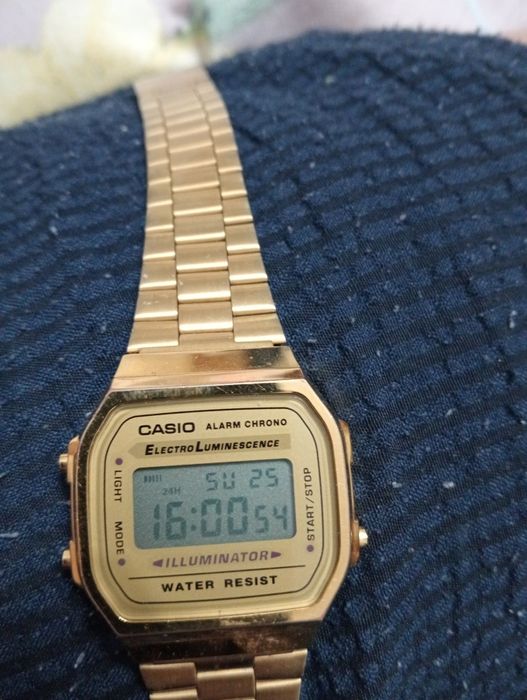 Vând ceas Casio dama