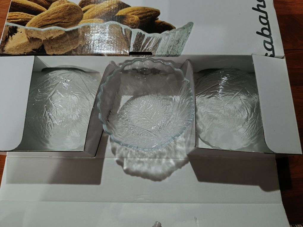 Вафельницы, конфетницы в разных формах