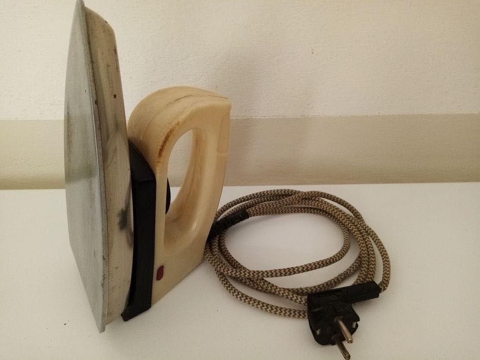 Fier de calcat Electro Mures - Olimp. Consum: 1000 W