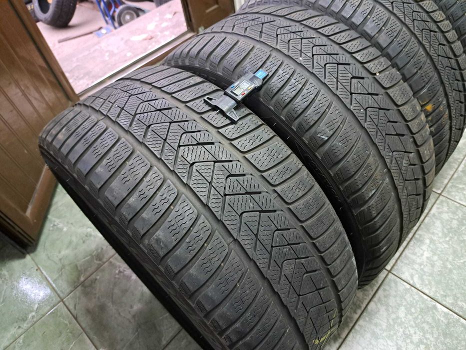Set anvelope 275/35 R19 cu 245/40 R19 Pirelli runflat