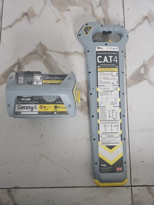 Cat 4 si Genny 4