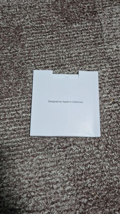 Casti Apple noi-noute