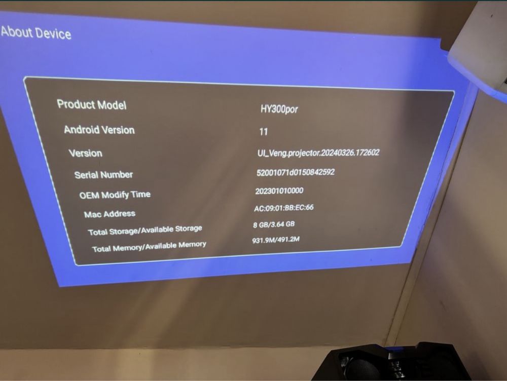Videoproiector portabil MagCubic