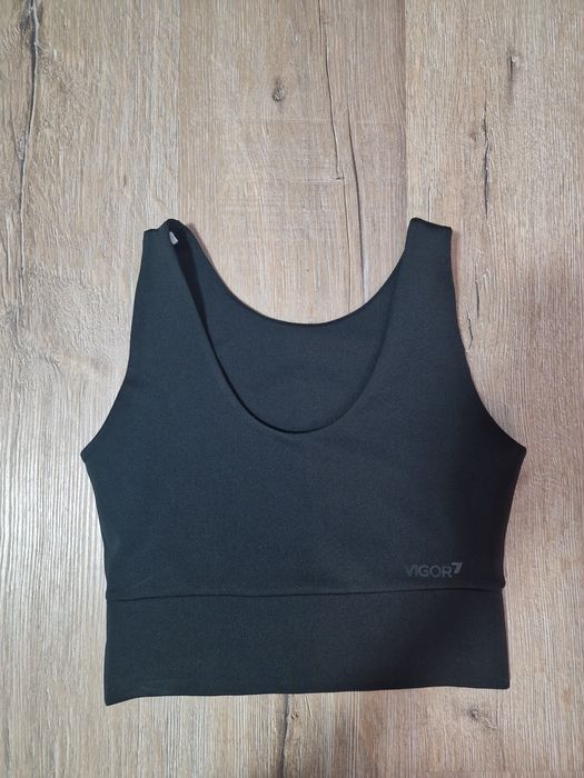 Кроп - топ EA7, оформящ силуета