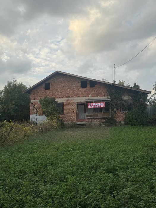 Casa ( modernizare sau demolare ) + teren generos