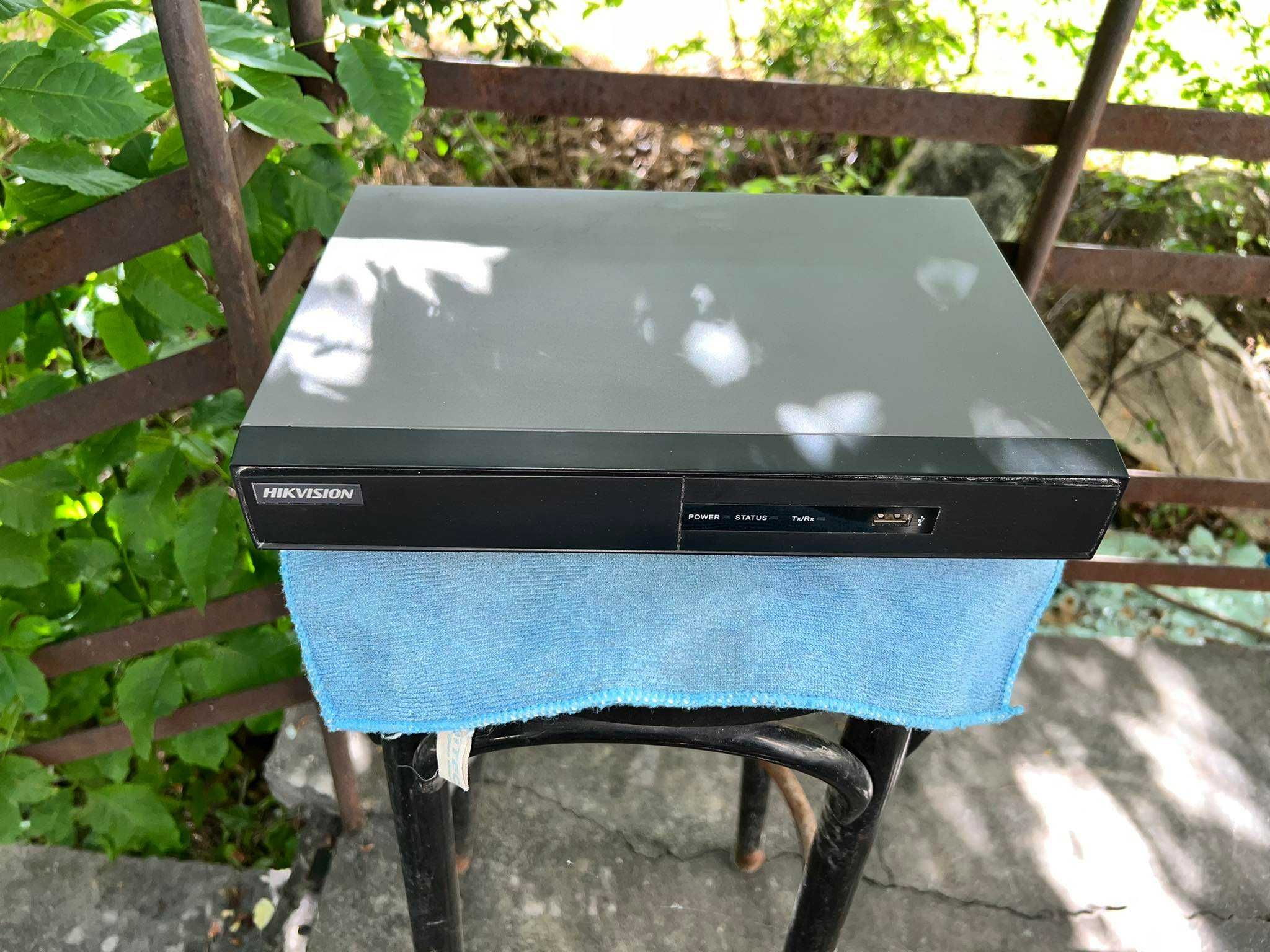 DVR Hikvision DS-7216HWI-SH