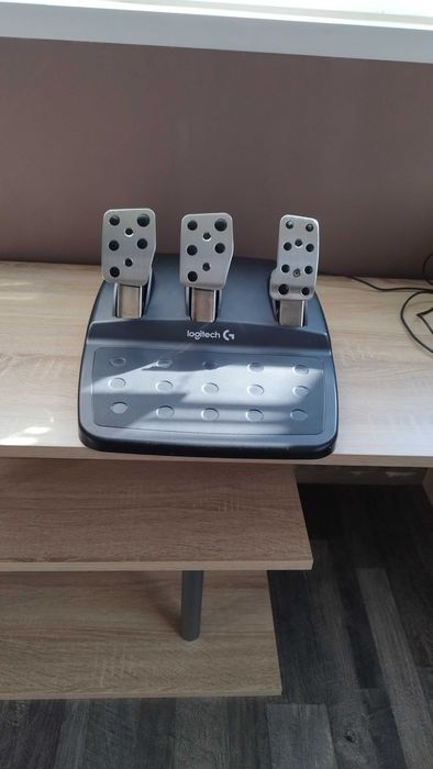 Волан с педали Logitech G29
