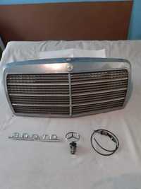 ORIGINAL - Grila Radiator si insemne MERCEDES anii 70