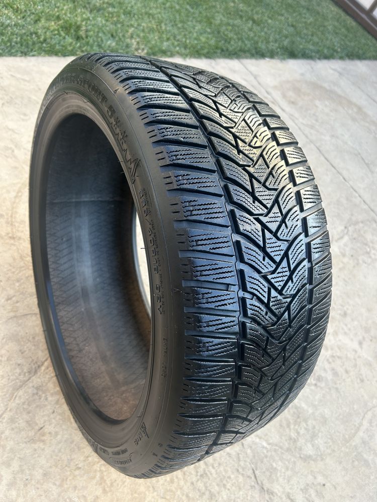 O bucata anvelopa iarna 225 40 18, Dunlop WinterSport 5