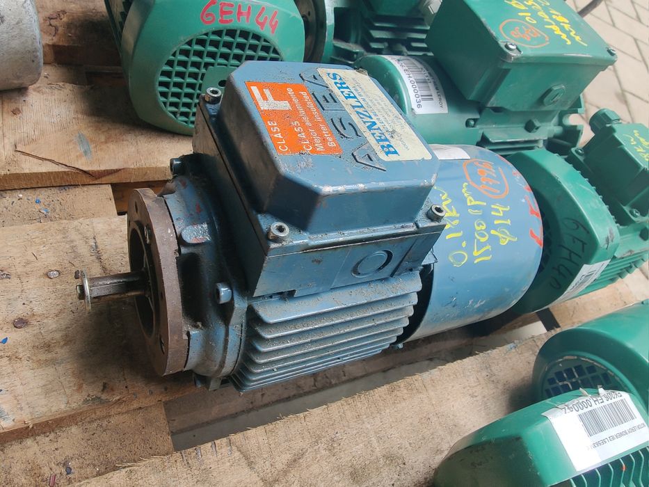 Motor electric trifazat cu flansa și frana, 0.18kW, 1500rpm, 380V