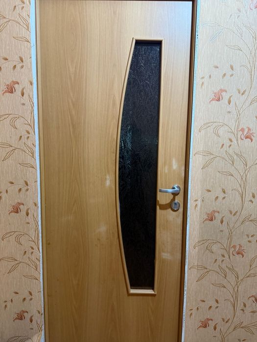 Двери б/у продам