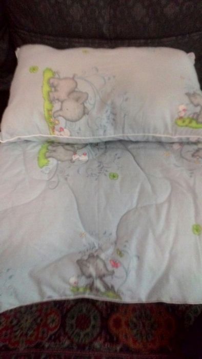 Продам детский комплект постельных пренадлежностей (одеяло+подушка)