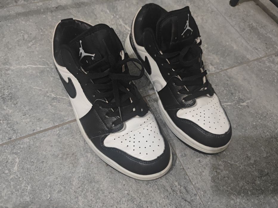 Черно-белые Nike Jordan