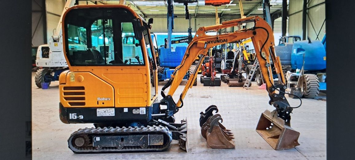 Excavator Hyundai robex 2017 1700 ore 1800 kg