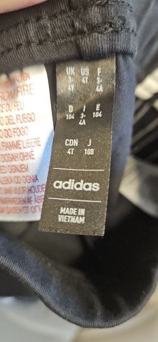 Set hanorac pantaloni adidas nepurtat