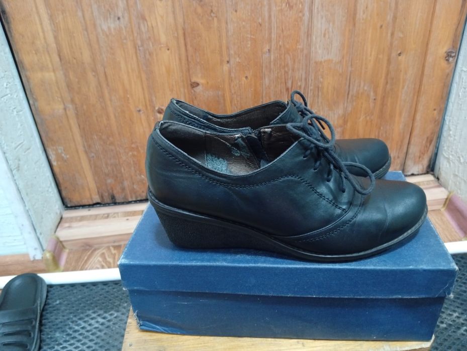 Обувь женская, демисезонная.