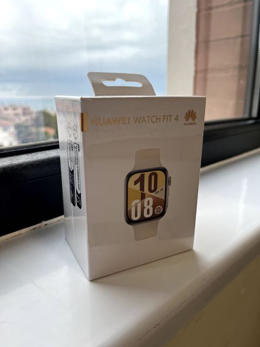 Смарт часовник HUAWEI WATCH FIT 4