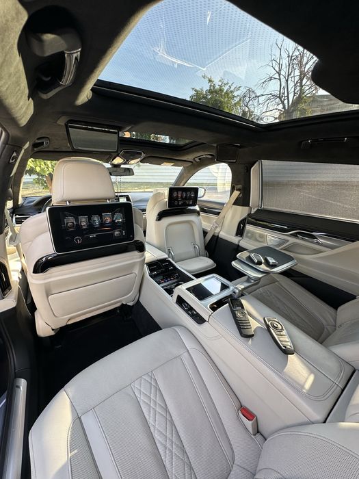 BMW Seria 7 / G12 / 750Ld/ 400cp / Panoramic Sky/ Night vision/ B&W
