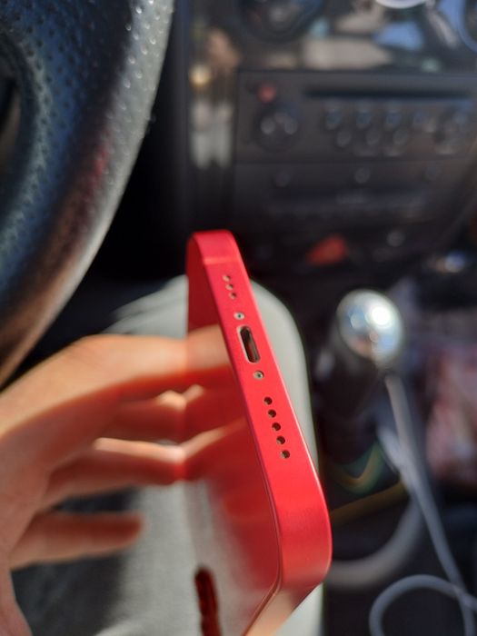 Vand iPhone 14 Red