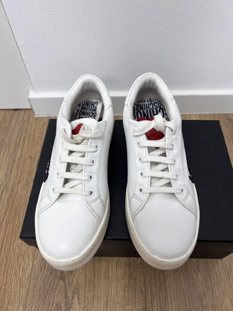 Adidasi / sneakers / pantofi casual Love Moschino, marimea 39